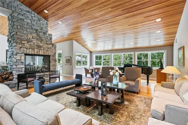 52 Timberhill Dr gallery image 9
