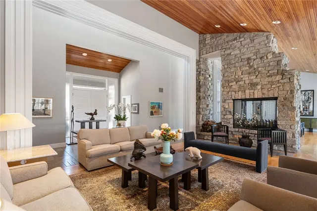 52 Timberhill Dr gallery image 10