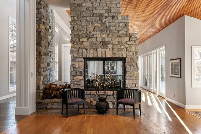 52 Timberhill Dr gallery image 11