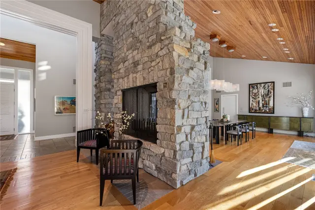 52 Timberhill Dr gallery image 12