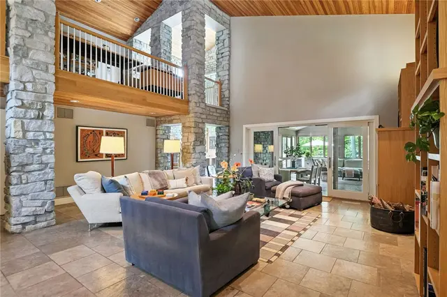 52 Timberhill Dr gallery image 21