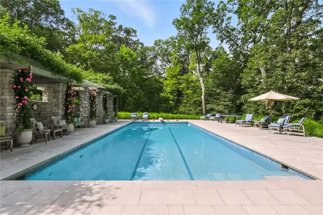 52 Timberhill Dr gallery image 38