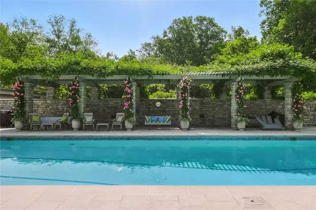 52 Timberhill Dr gallery image 39