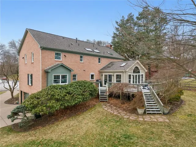520 Colony Court gallery image 5