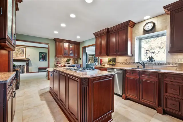 520 Colony Court gallery image 16