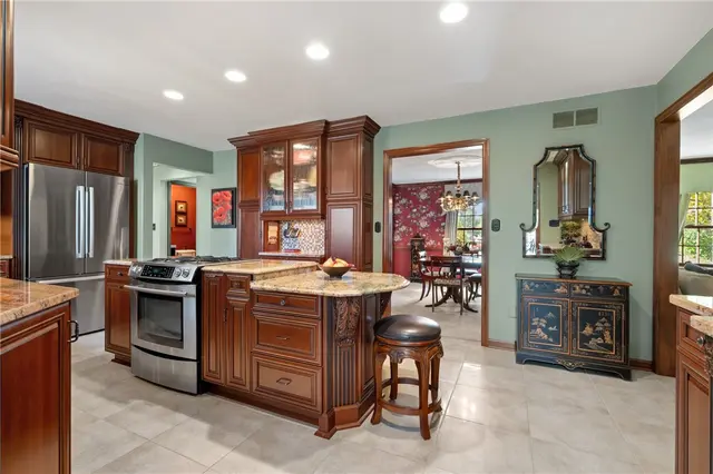 520 Colony Court gallery image 18