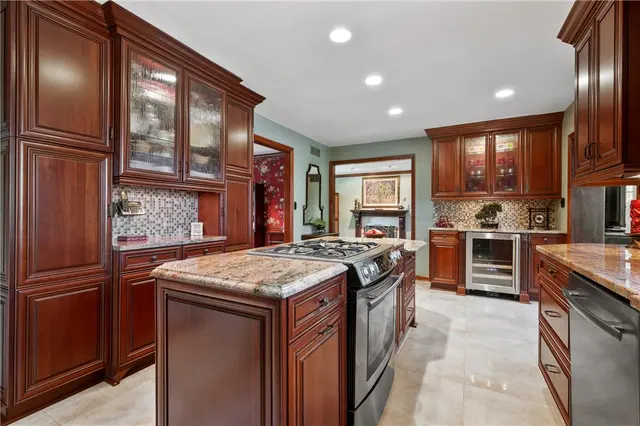 520 Colony Court gallery image 19