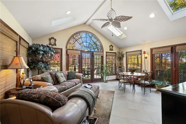 520 Colony Court gallery image 21