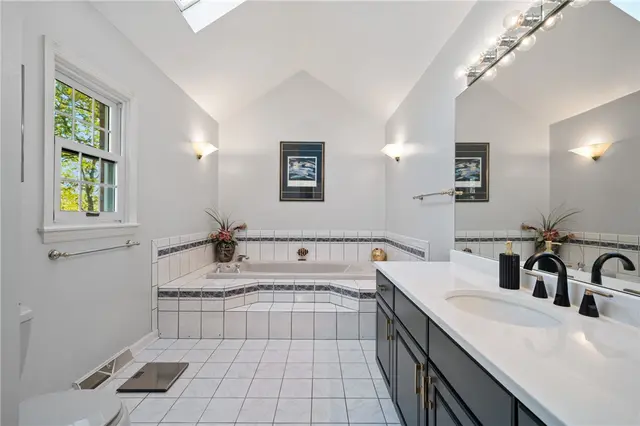 520 Colony Court gallery image 30