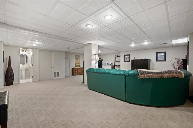 520 Colony Court gallery image 37