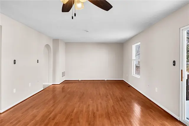 520 Ten Point Lane gallery image 11