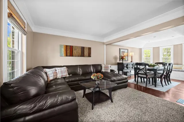 521 Greenspire Ct gallery image 10