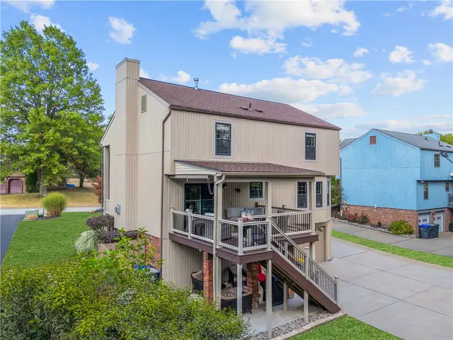 521 Greenspire Ct gallery image 11