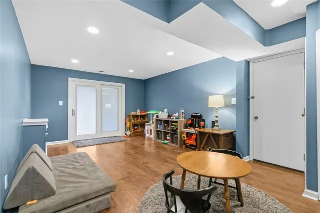 522 Carters Grove Dr gallery image 11
