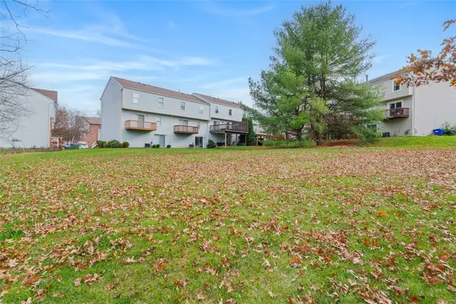 522 Carters Grove Dr gallery image 12