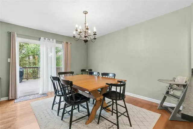 522 Carters Grove Dr gallery image 18