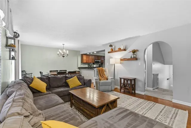 522 Carters Grove Dr gallery image 20