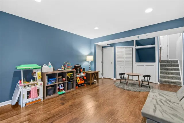 522 Carters Grove Dr gallery image 25