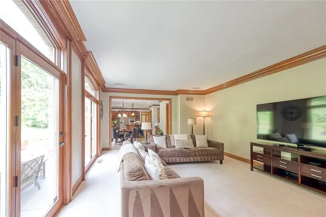 522 Salem Heights gallery image 1