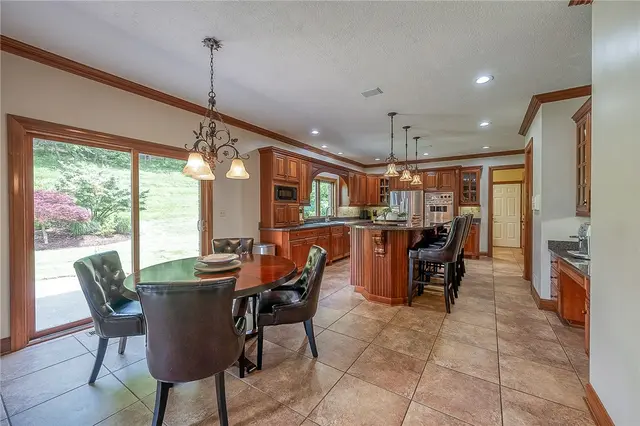 522 Salem Heights gallery image 39