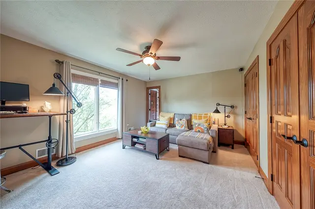522 Salem Heights gallery image 12