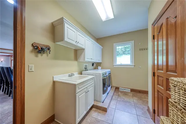 522 Salem Heights gallery image 18