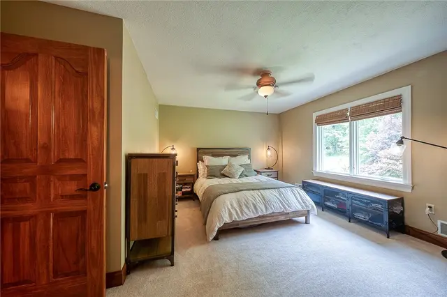 522 Salem Heights gallery image 32