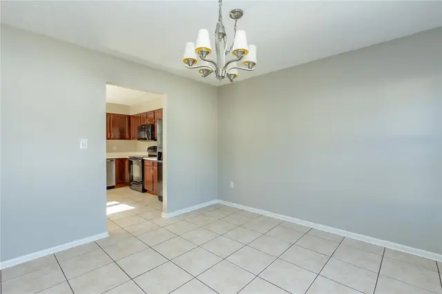 524 Grandshire Dr gallery image 9