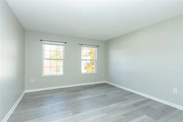 524 Grandshire Dr gallery image 24