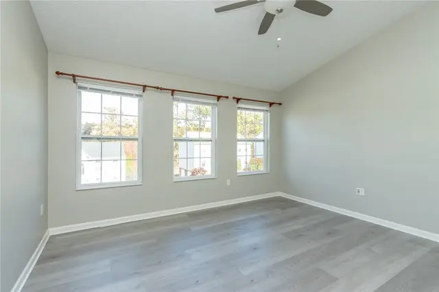 524 Grandshire Dr gallery image 25