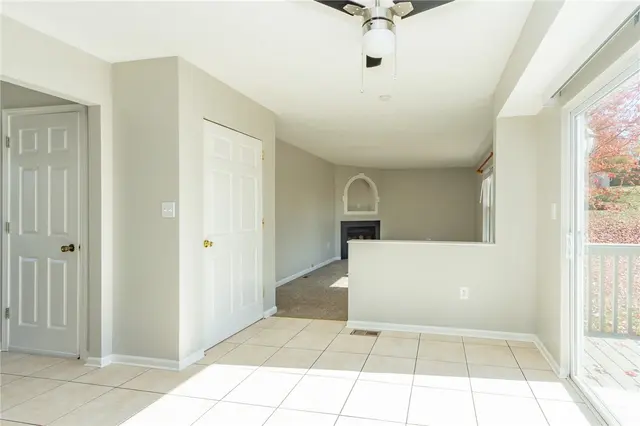 524 Grandshire Dr gallery image 28