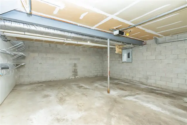 524 Grandshire Dr gallery image 29