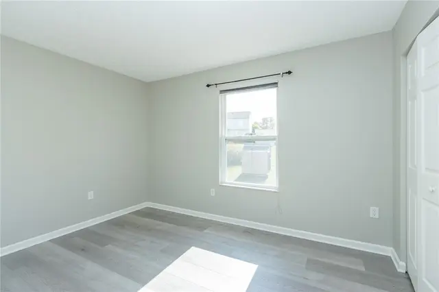 524 Grandshire Dr gallery image 31