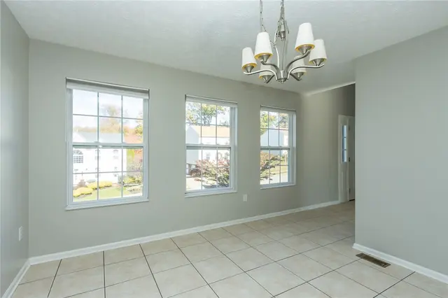 524 Grandshire Dr gallery image 36
