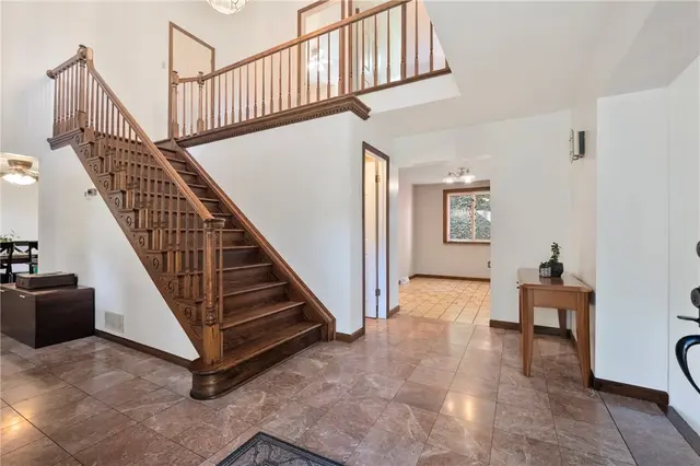 525 Arcadia Drive gallery image 3
