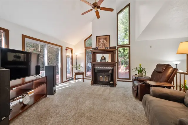 525 Arcadia Drive gallery image 5