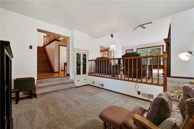 525 Arcadia Drive gallery image 6