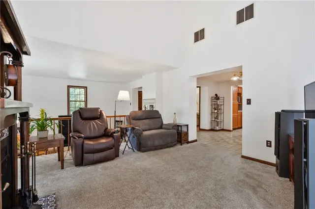 525 Arcadia Drive gallery image 7