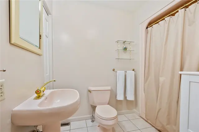 525 Arcadia Drive gallery image 25