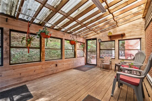 525 Arcadia Drive gallery image 30