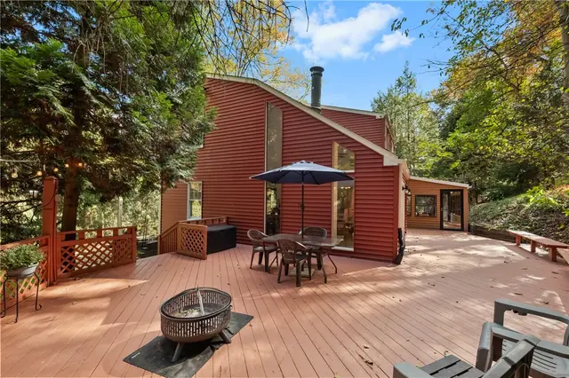 525 Arcadia Drive gallery image 32