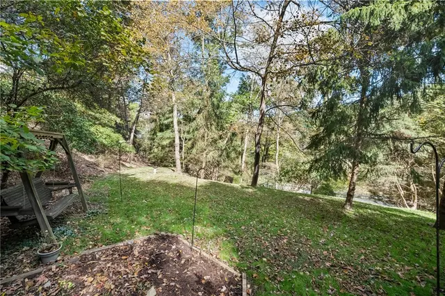 525 Arcadia Drive gallery image 40