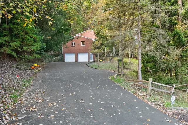 525 Arcadia Drive gallery image 41