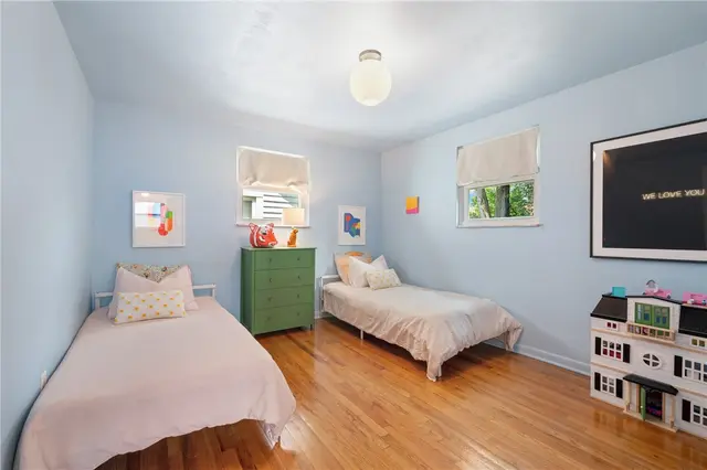 525 Bank St gallery image 15