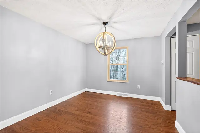 525 Greenspire Ct gallery image 7
