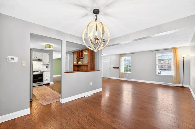 525 Greenspire Ct gallery image 8