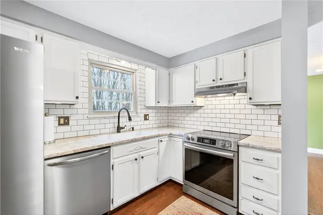 525 Greenspire Ct gallery image 10