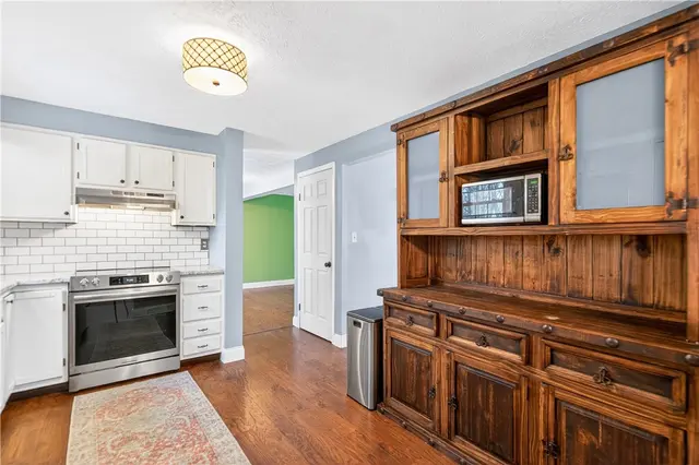 525 Greenspire Ct gallery image 12