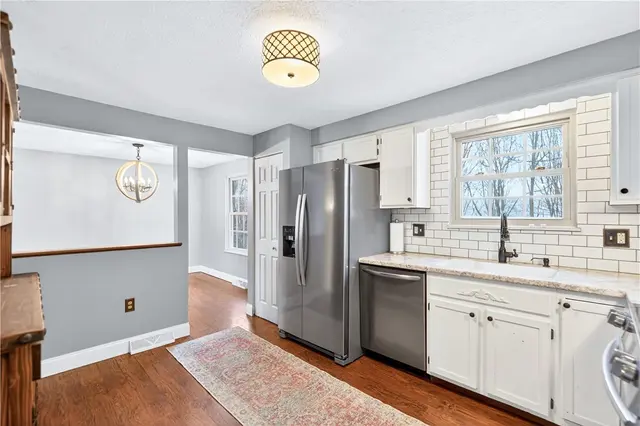 525 Greenspire Ct gallery image 13
