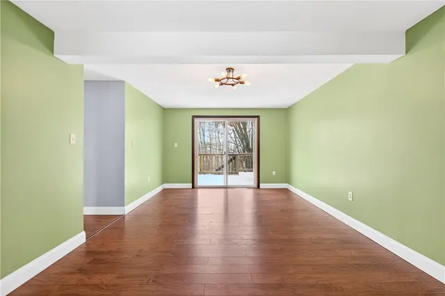 525 Greenspire Ct gallery image 15